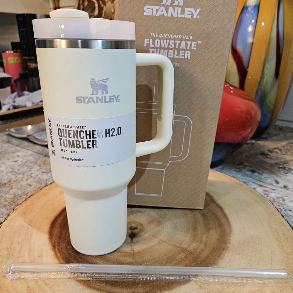Stanley (white) 40oz Tumbler